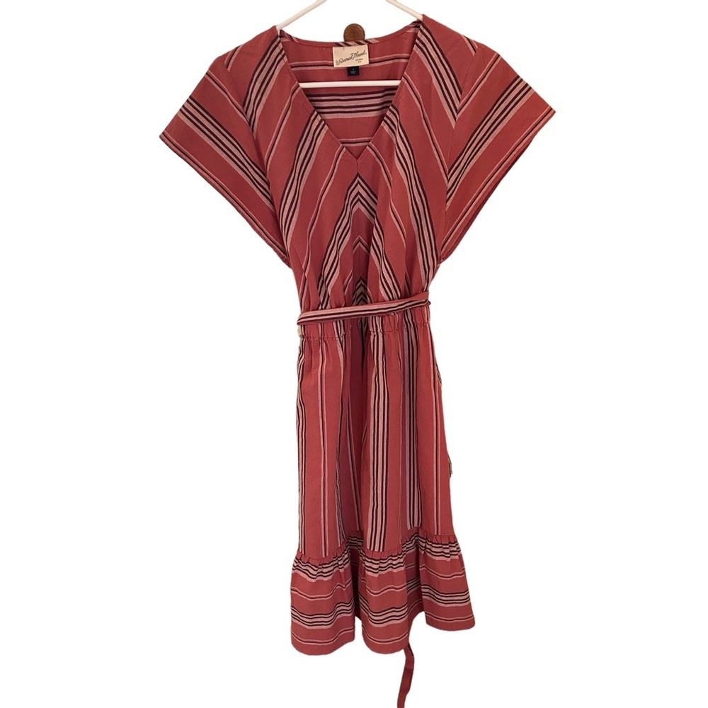 Universal Threads Goods Small Pink Breathable Dre… - image 1